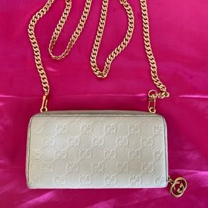 **SOLD*** Gucci Leather Crossbody **PRICE FIRM**